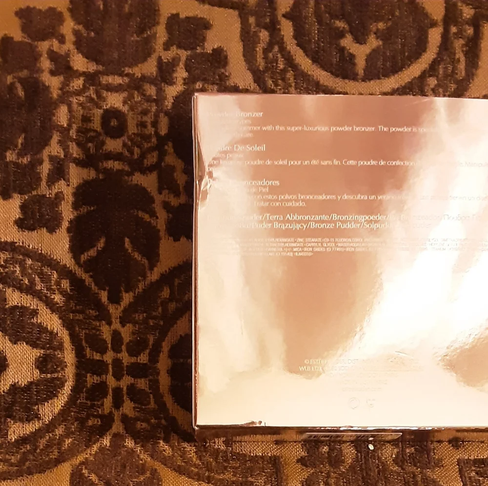 Estee Lauder bronzer - Picture 2 of 5